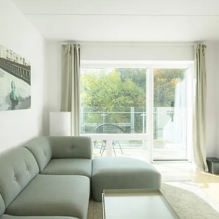 Beautiful 1-br W A Balcony By Harbour - 82