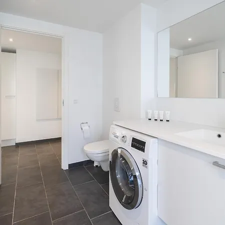 Beautiful 1-br W A Balcony By Harbour - 82